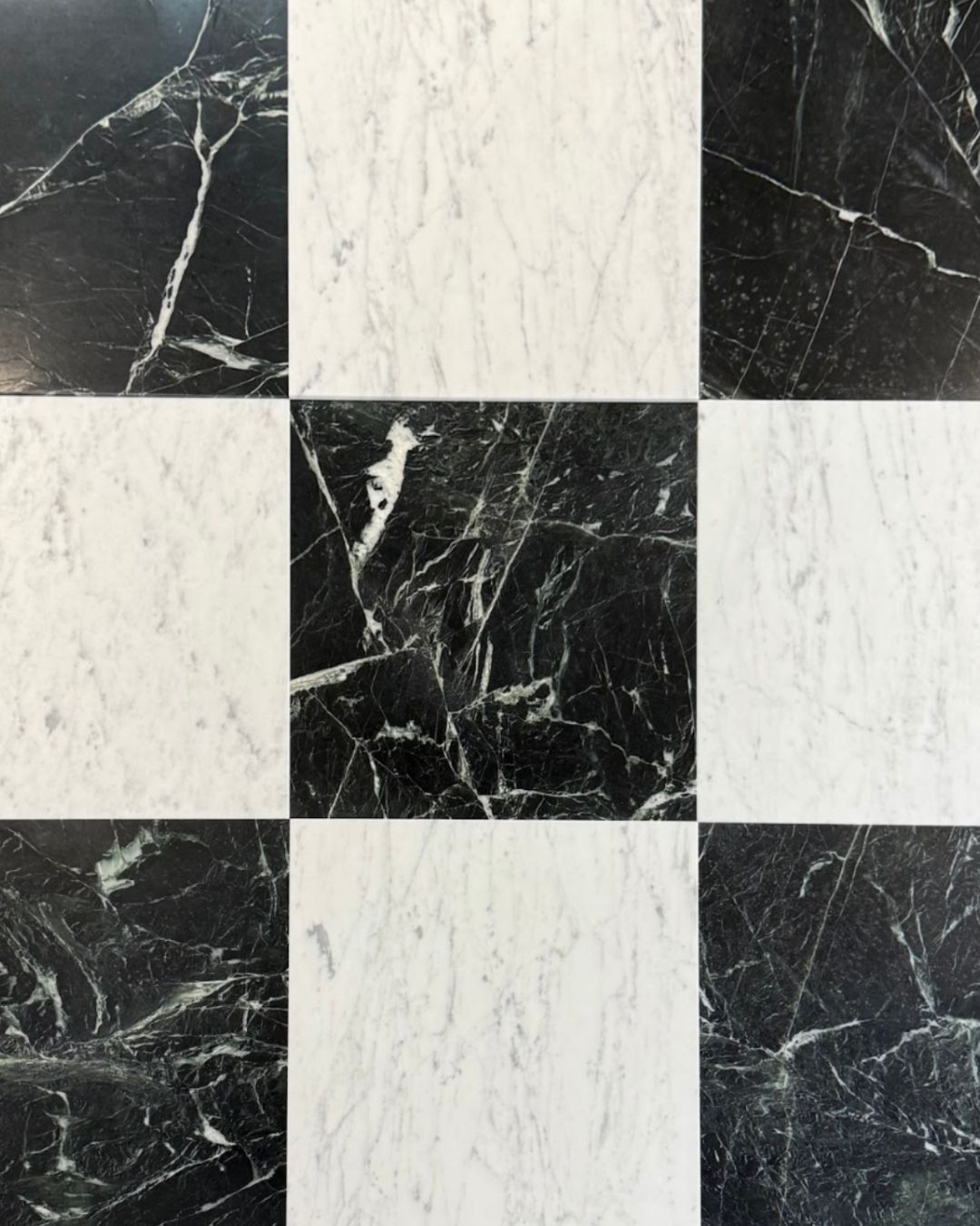 Bianco Carrara (Checkerboard)