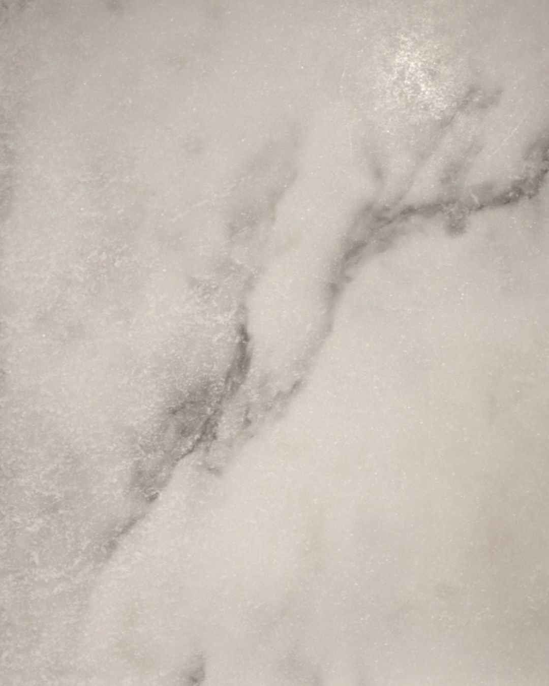 Calacatta Oliva (Tumbled Checkerboard)